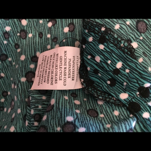 Notations green & black long sleeve blouse - Picture 8 of 8